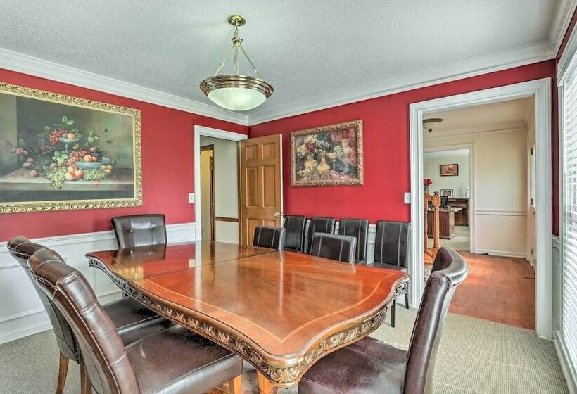 Pet Friendly House W/ Deck In Lawrenceville