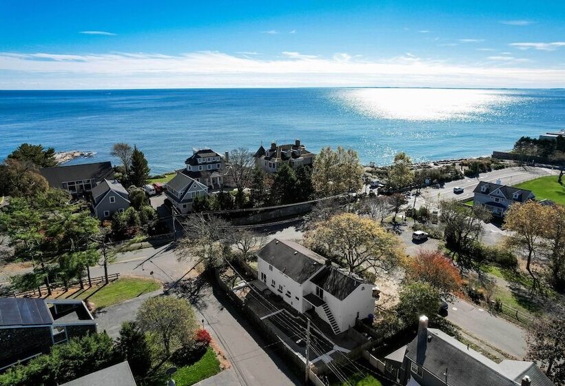 Pet Friendly Marblehead Home Near Preston Beach!