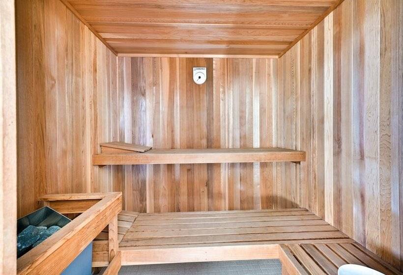 Pet Friendly Marblehead Home Near Preston Beach!