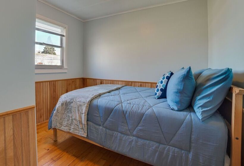 Pet Friendly Michigan Retreat W/ Fire Pit & Yard!