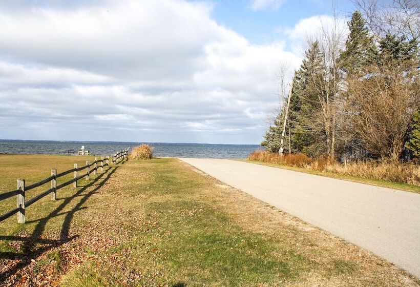 Pet Friendly Michigan Retreat W/ Fire Pit & Yard!