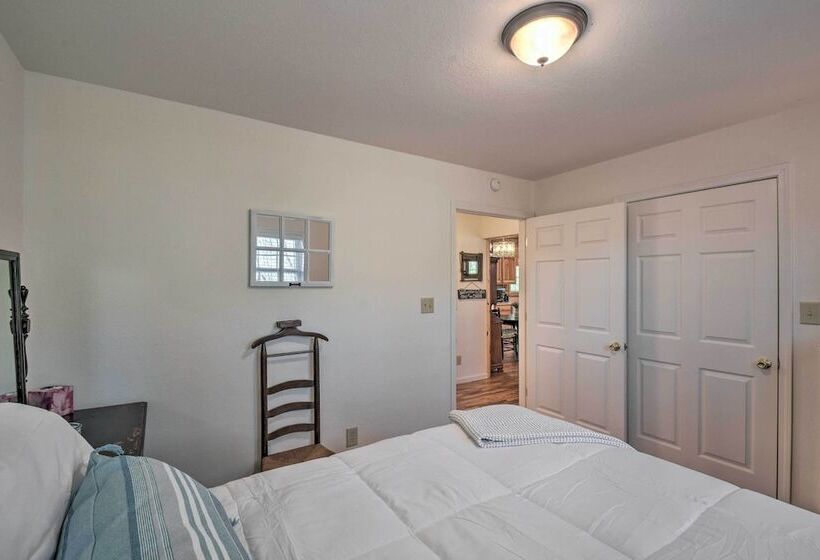 Pet Friendly Mountain Cabin W/ Ramp Access!