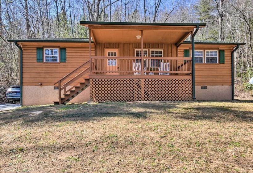 Pet Friendly Mountain Cabin W/ Ramp Access!