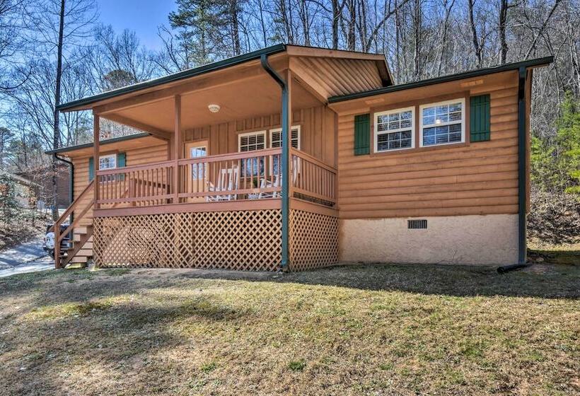 Pet Friendly Mountain Cabin W/ Ramp Access!