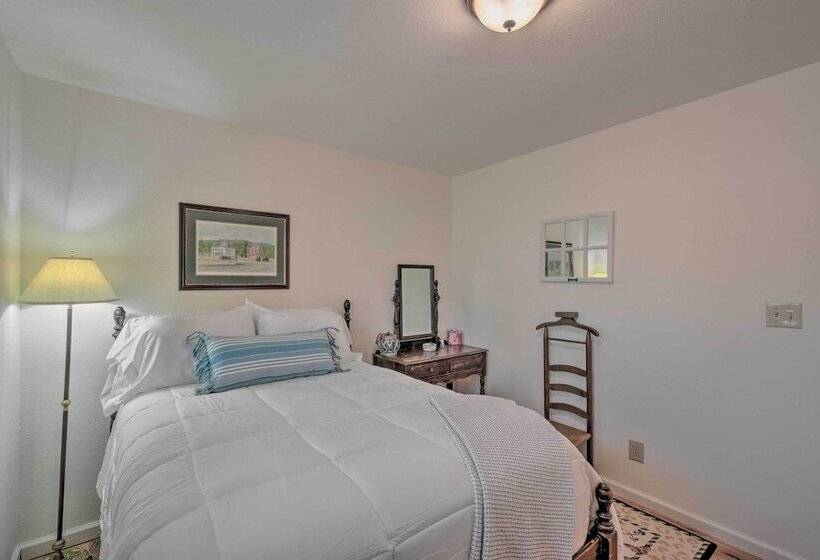 Pet Friendly Mountain Cabin W/ Ramp Access!