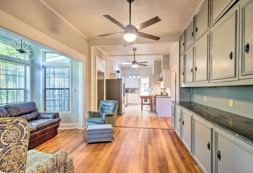 Pet Friendly Natchez Home: Walk To Downtown!