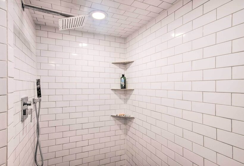 Pet Friendly Natchez Home: Walk To Downtown!