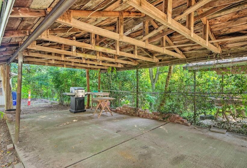 Pet Friendly Natchez Home: Walk To Downtown!