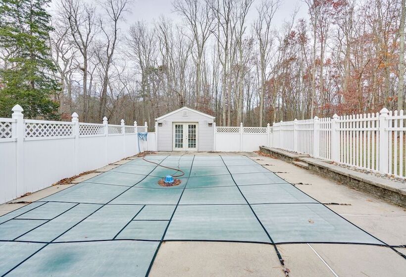 Pet Friendly New Egypt Home W/ Patio + Grill