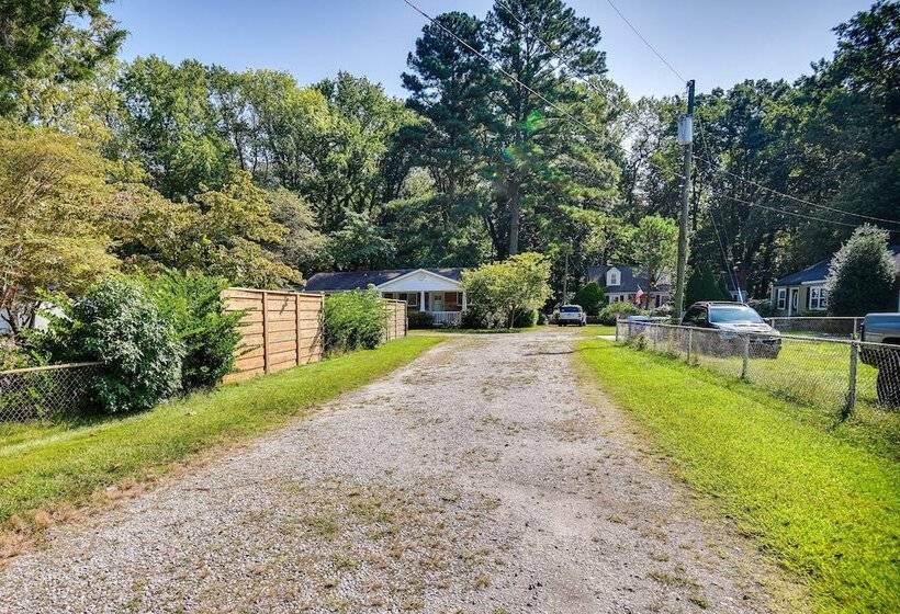 Pet Friendly Norfolk Retreat ~ 7 Mi To Beach!