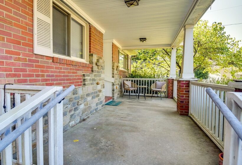 Pet Friendly Norfolk Retreat ~ 7 Mi To Beach!