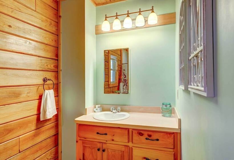 Owl S Nest  Pet Friendly Cabin W/ Private Hot Tub