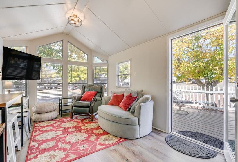 Pet Friendly Utah Cottage Near Zion National Park!