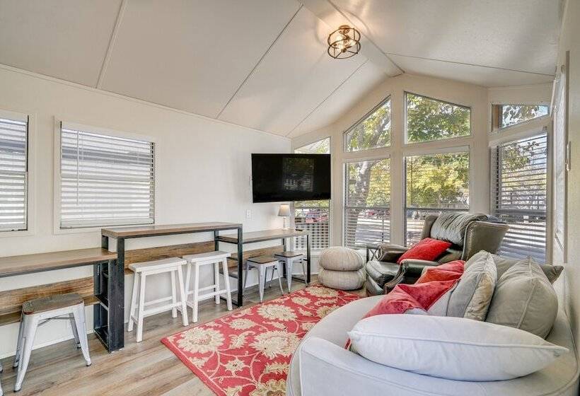 Pet Friendly Utah Cottage Near Zion National Park!