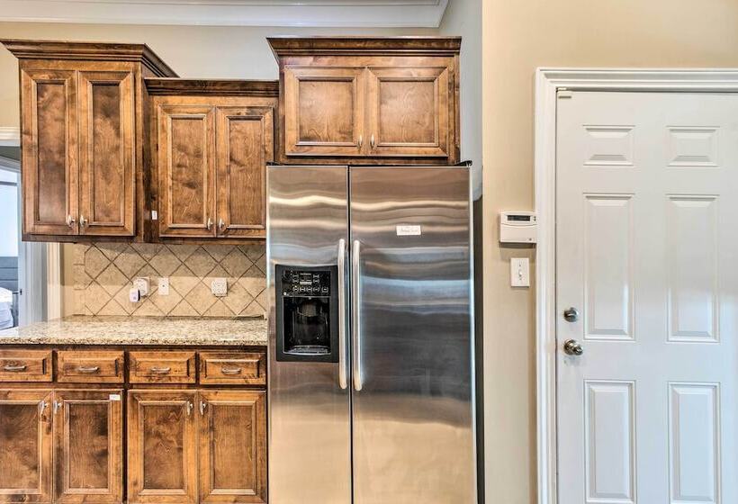 Pet Friendly Valdosta Home W/ Grill!