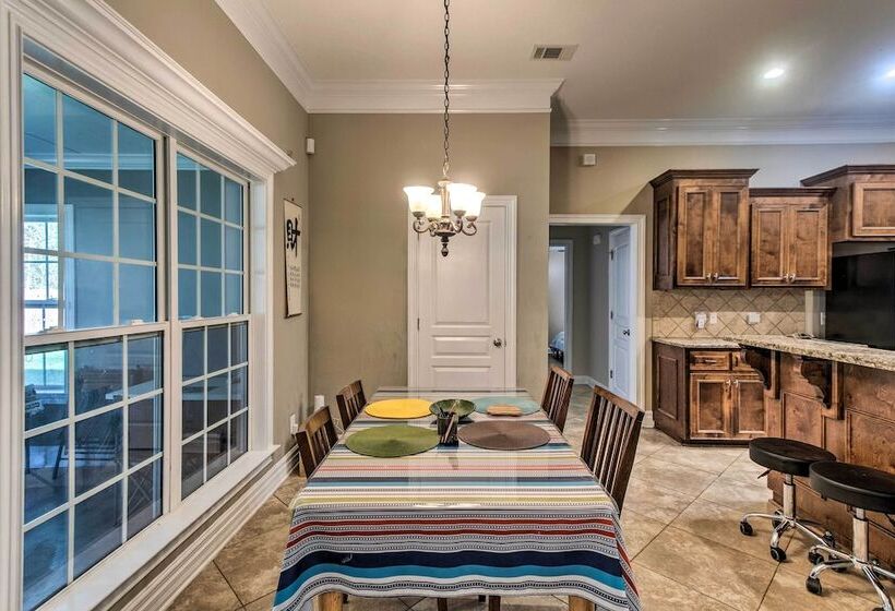 Pet Friendly Valdosta Home W/ Grill!