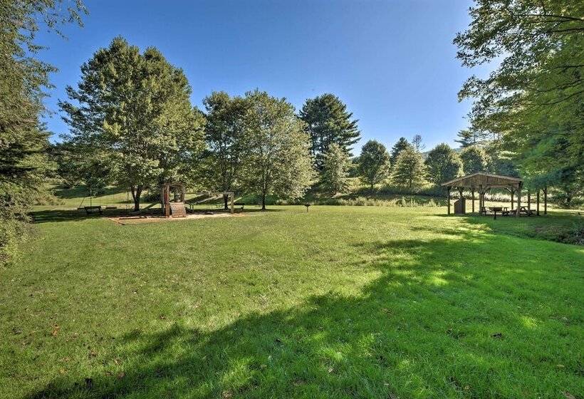 Picturesque Sky Haus Sanctuary W/ Mountain Views