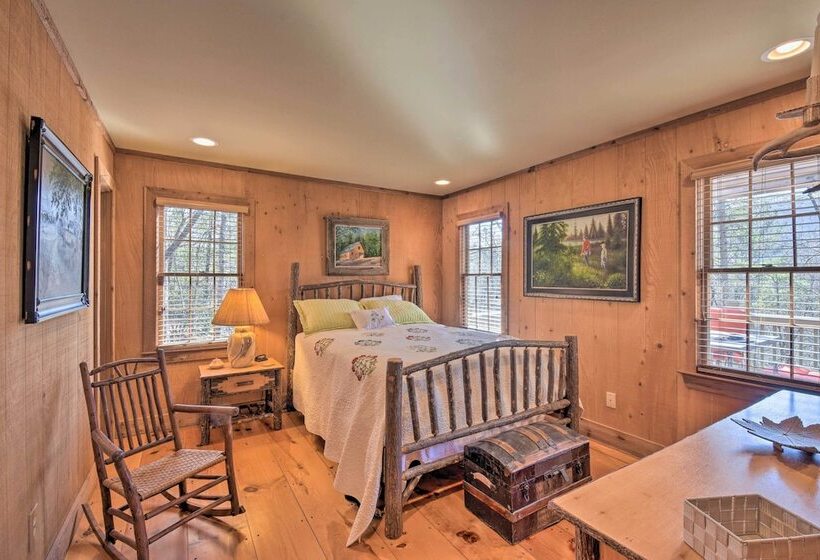 Plummer Lodge  In Big Canoe W/ Lake Access!