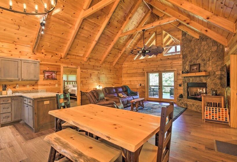 Private Cabin W/ Furnished Porch On < 3 Acres!