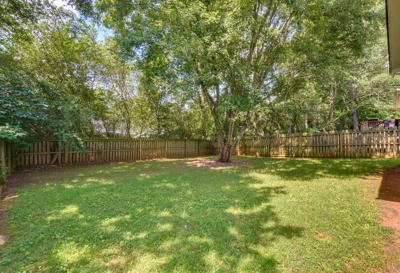 Quaint Athens Retreat ~ 5 Mi To Downtown!