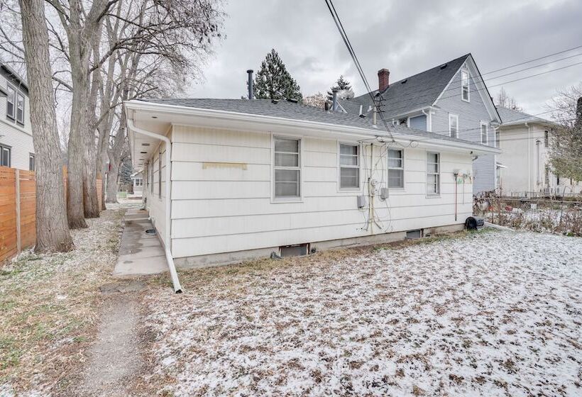 Quaint Duplex Home ~ 4 Mi To Downtown Minneapolis