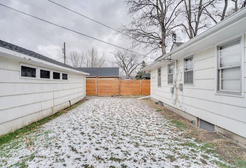 Quaint Duplex Home ~ 4 Mi To Downtown Minneapolis