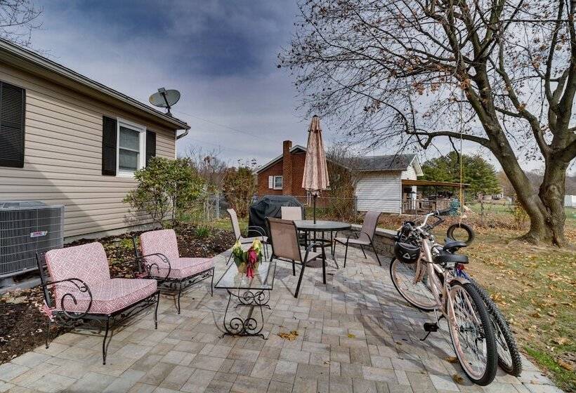 Quaint Edinburg Home Near Seven Bends State Park!