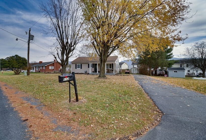 Quaint Edinburg Home Near Seven Bends State Park!