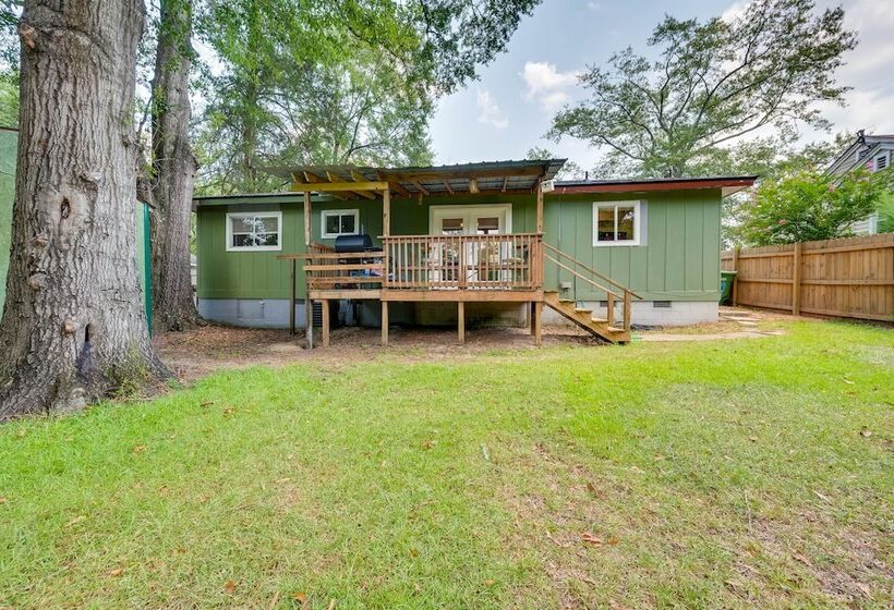 Quiet Columbus Home W/ Private Deck & Grill!