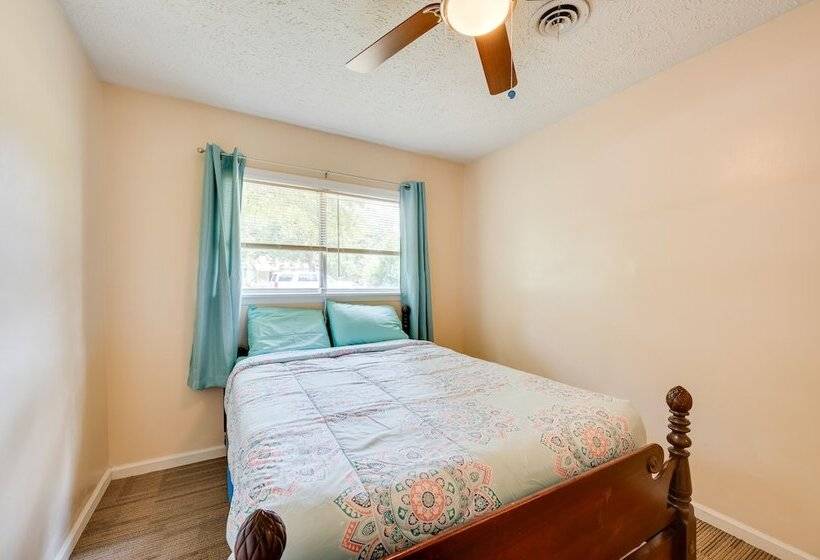 Quiet Columbus Home W/ Private Deck & Grill!