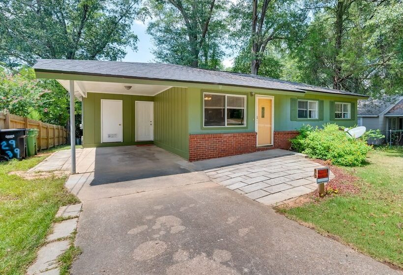 Quiet Columbus Home W/ Private Deck & Grill!