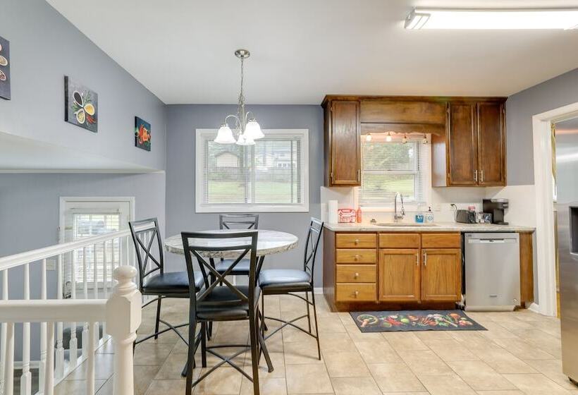 Quiet Decatur Home W/ Patio 13 Mi To Dtwn Atlanta!