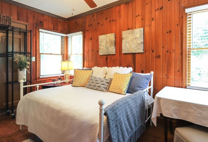 Quiet Ellaville Home W/ Patio + Outdoor Dining!