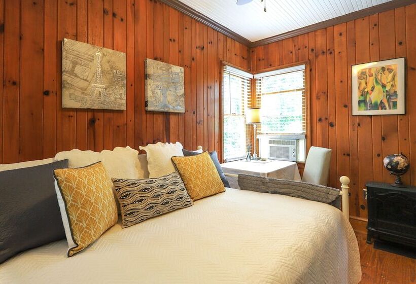 Quiet Ellaville Home W/ Patio + Outdoor Dining!