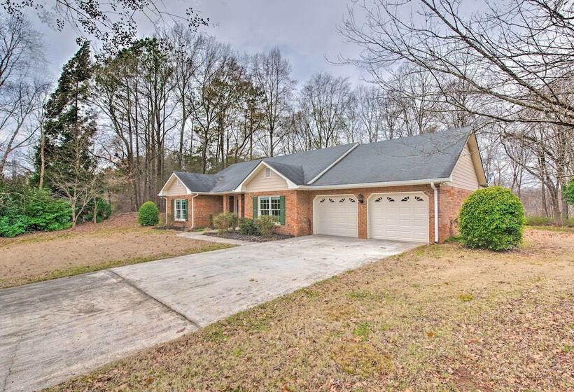 Ranch Home W/ Front Porch On Etowah River!