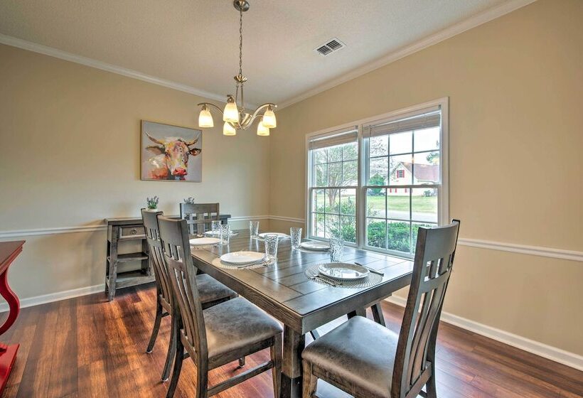 Ranch Home W/ Front Porch On Etowah River!