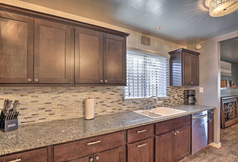 Ranch Style Retreat W/ Fire Pit < 1 Mi To U Of A!