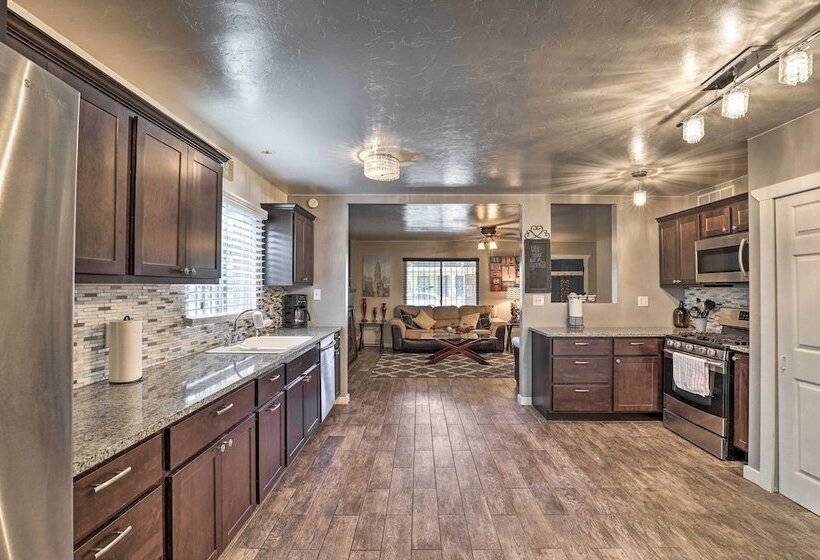 Ranch Style Retreat W/ Fire Pit < 1 Mi To U Of A!