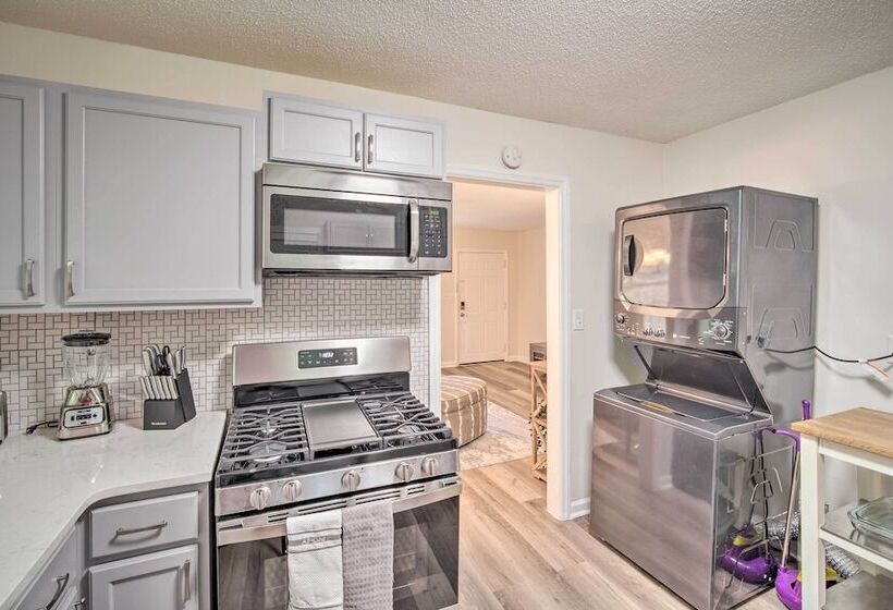 Renovated Family Home ~ 18 Mi To Dwtn Atlanta