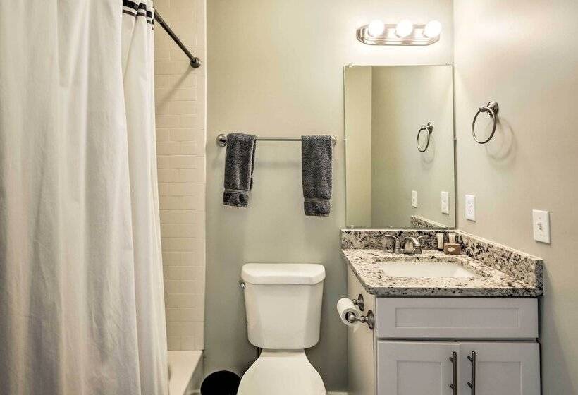 Renovated Pet Friendly Nashville Home W/ Pvt. Yard