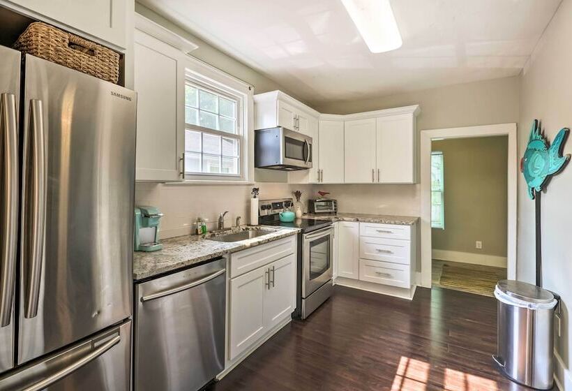 Renovated Pet Friendly Nashville Home W/ Pvt. Yard