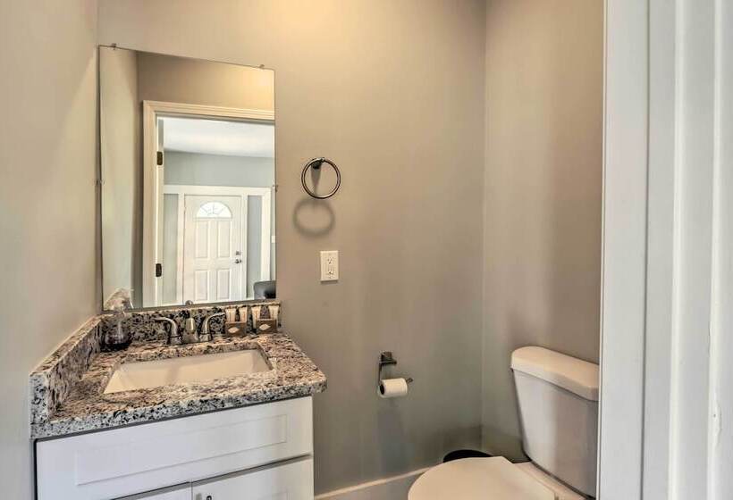 Renovated Pet Friendly Nashville Home W/ Pvt. Yard