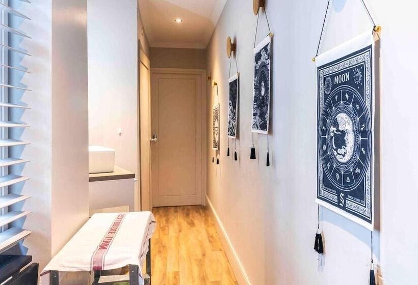 דירת נופש Modern Central 3 Brs House With 3 Bths 2 Hottube