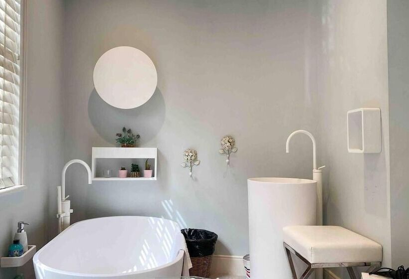 דירת נופש Modern Central 3 Brs House With 3 Bths 2 Hottube