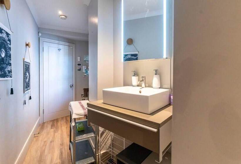 דירת נופש Modern Central 3 Brs House With 3 Bths 2 Hottube