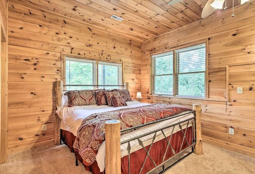 Riffle Run Cabin: River Access, Hot Tub, Game Room