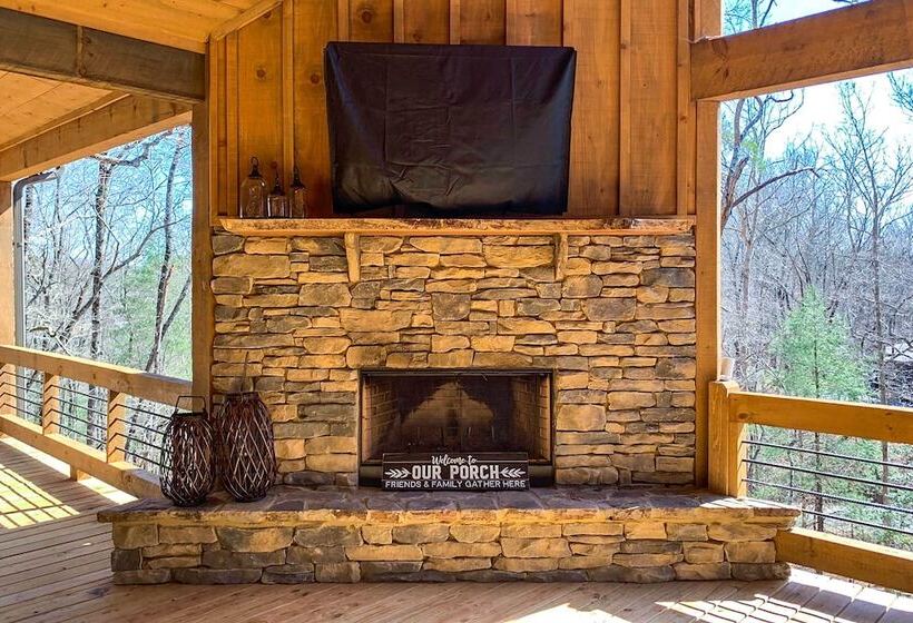 Riverside Mtn Retreat W/ Hot Tub & Game Room!