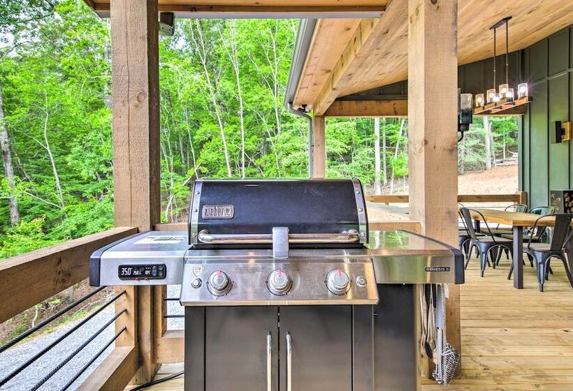 Riverside Mtn Retreat W/ Hot Tub & Game Room!