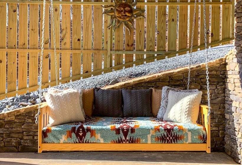 Riverside Mtn Retreat W/ Hot Tub & Game Room!