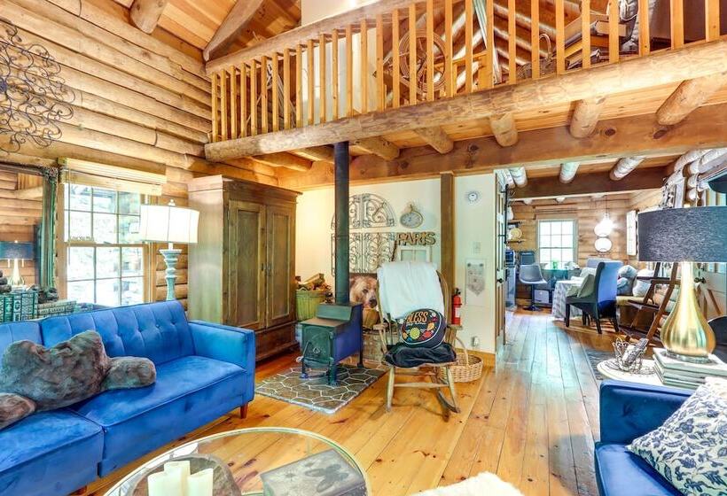 Romantic Ellijay Cabin W/ Grill & Fire Pit!